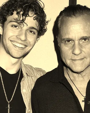 Maurice Benard